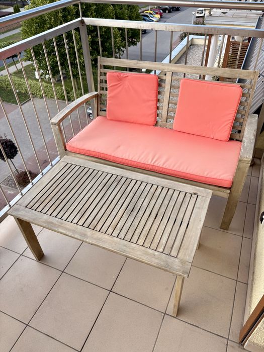 Zestaw drewnianych mebli ogrodowych