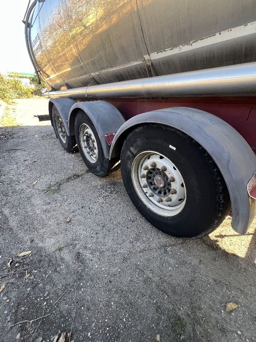 Продам Цистерну напівпричіп Menci