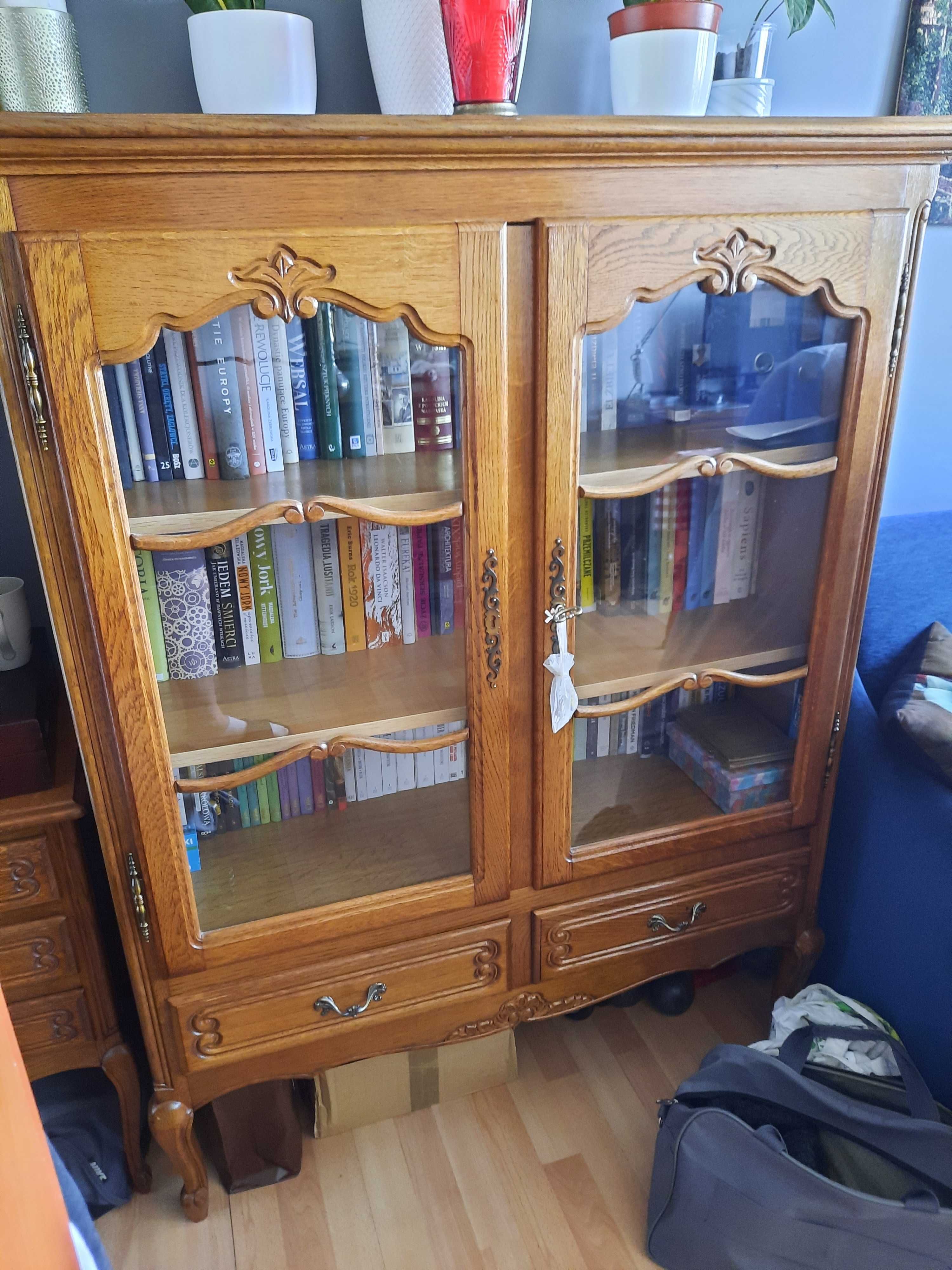 Biblioteczka w stylu ludwikowskim/witryna ludwikowska