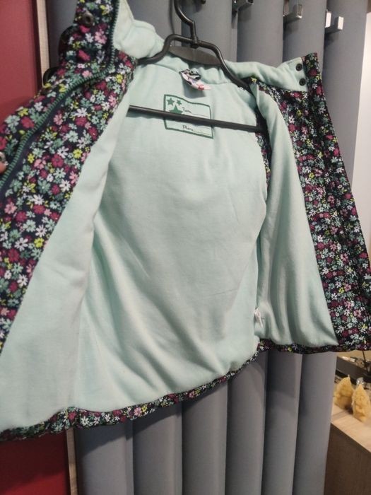 Тепленька желетка/ безрукавка 128р.