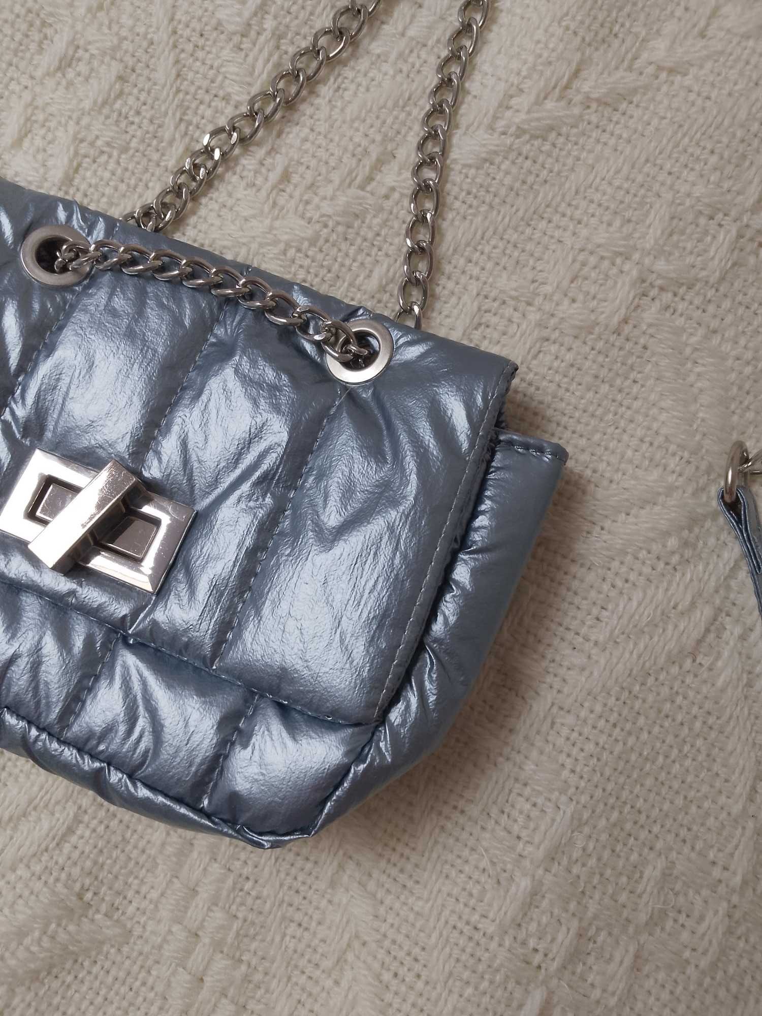Torebka cross body niebieska metaliczna srebrny łancuszek nowa