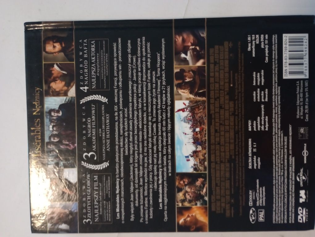 Nędznicy. Książka z filmem DVD