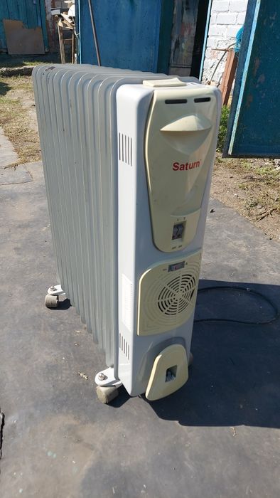 Продам масляний електрообігрівач Saturn , 2500Вт