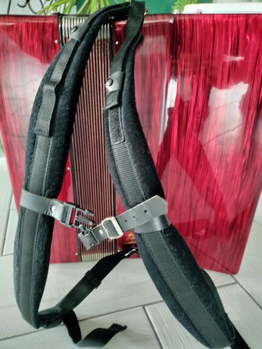 Akordeon Weltmeister 80 basów.