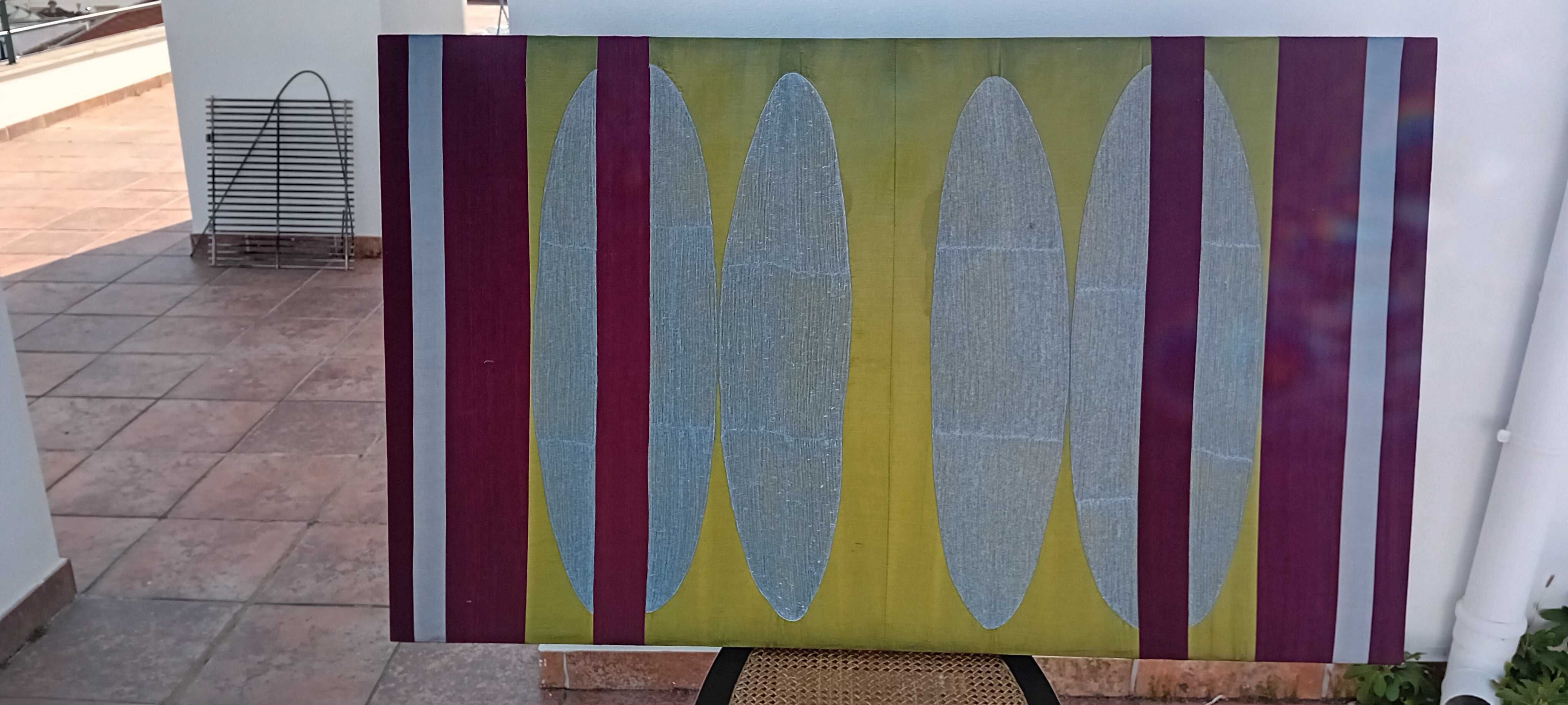 Painel forrado a tecido de seda 125 x 75 cms!