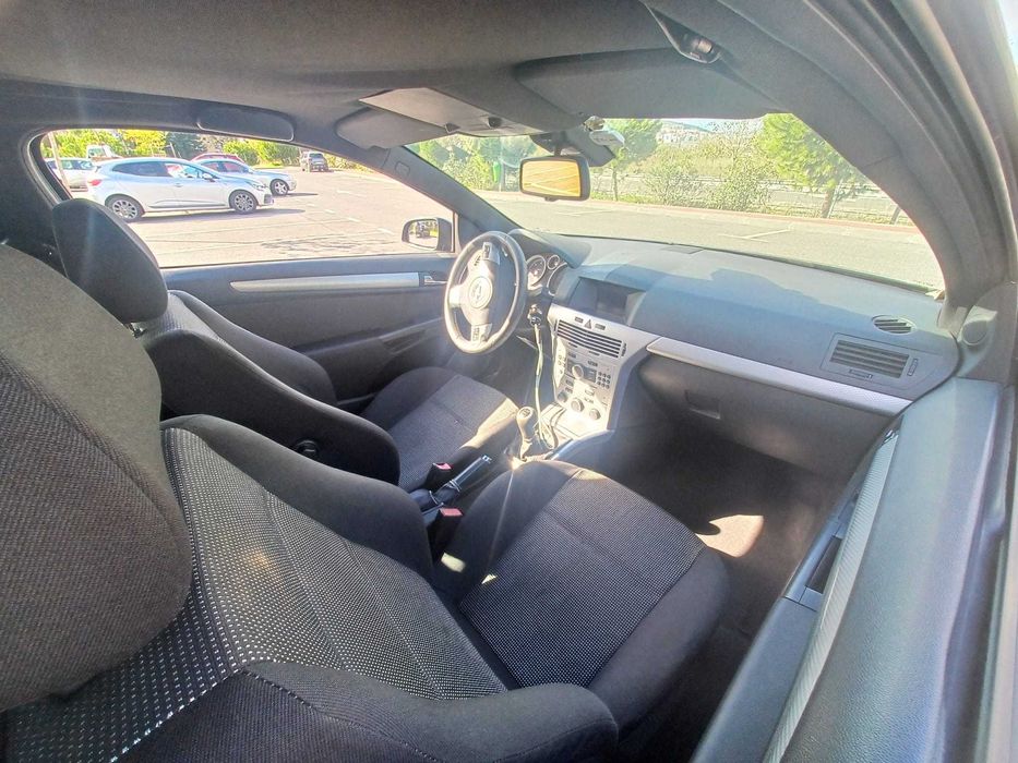 Opel Astra H GTC 1.9 150CV