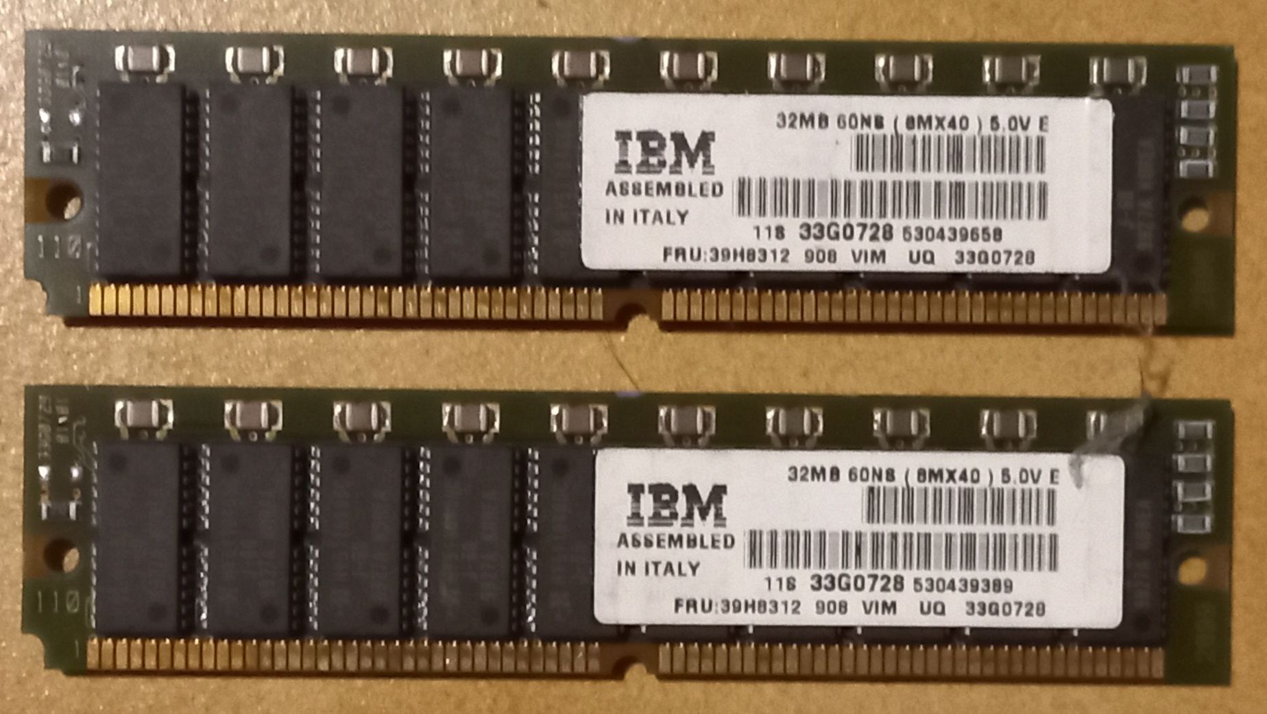 Memórias IBM de 32 MB