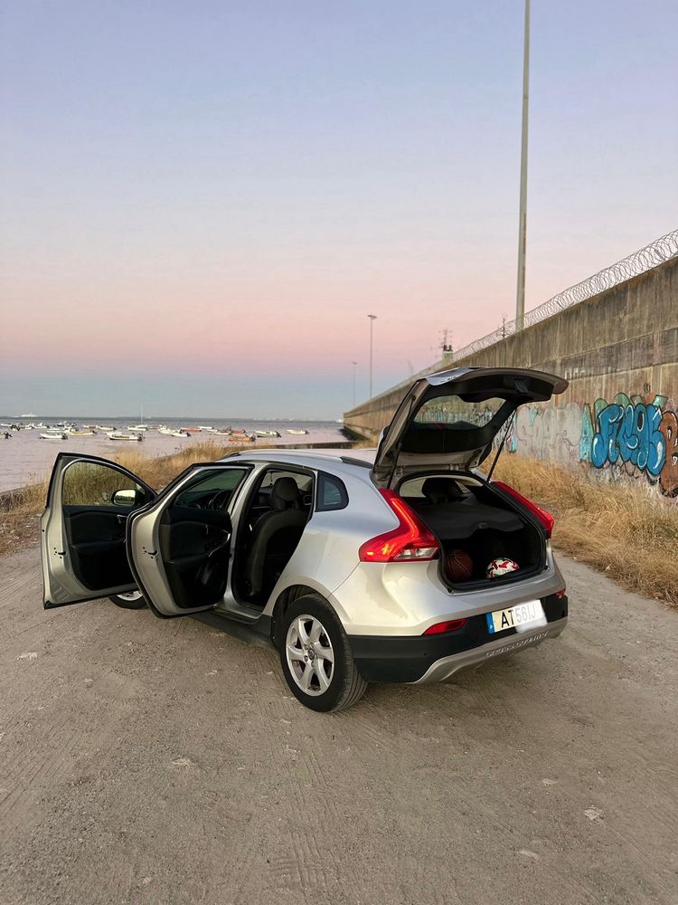 Volvo v40 cross country