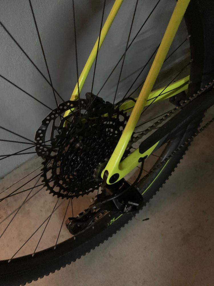 Bicicleta Scott Scale 940