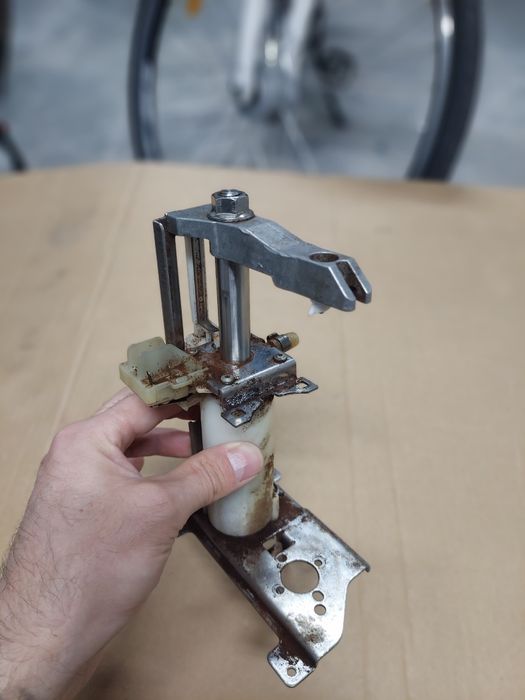 Siłownik do ekspresu krups