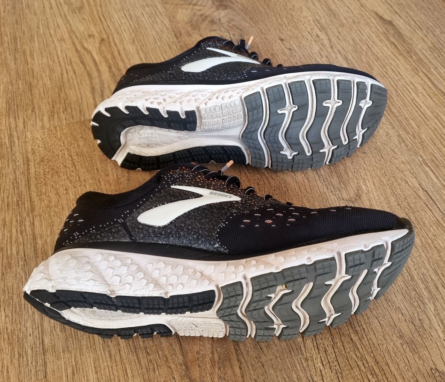Кросівки Brooks 42р. 26.5 см