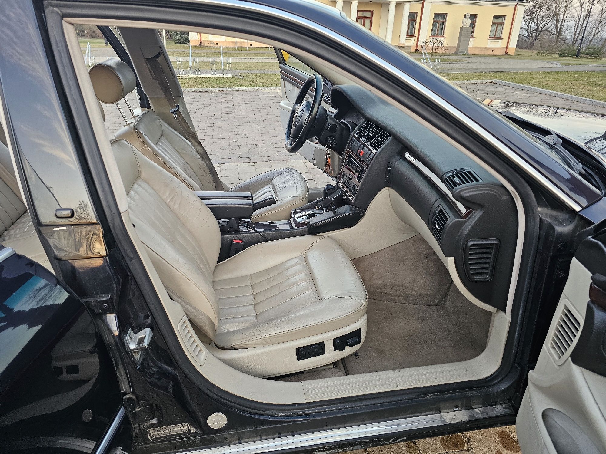 Audi A8 D2 4.2 V8 Quattro