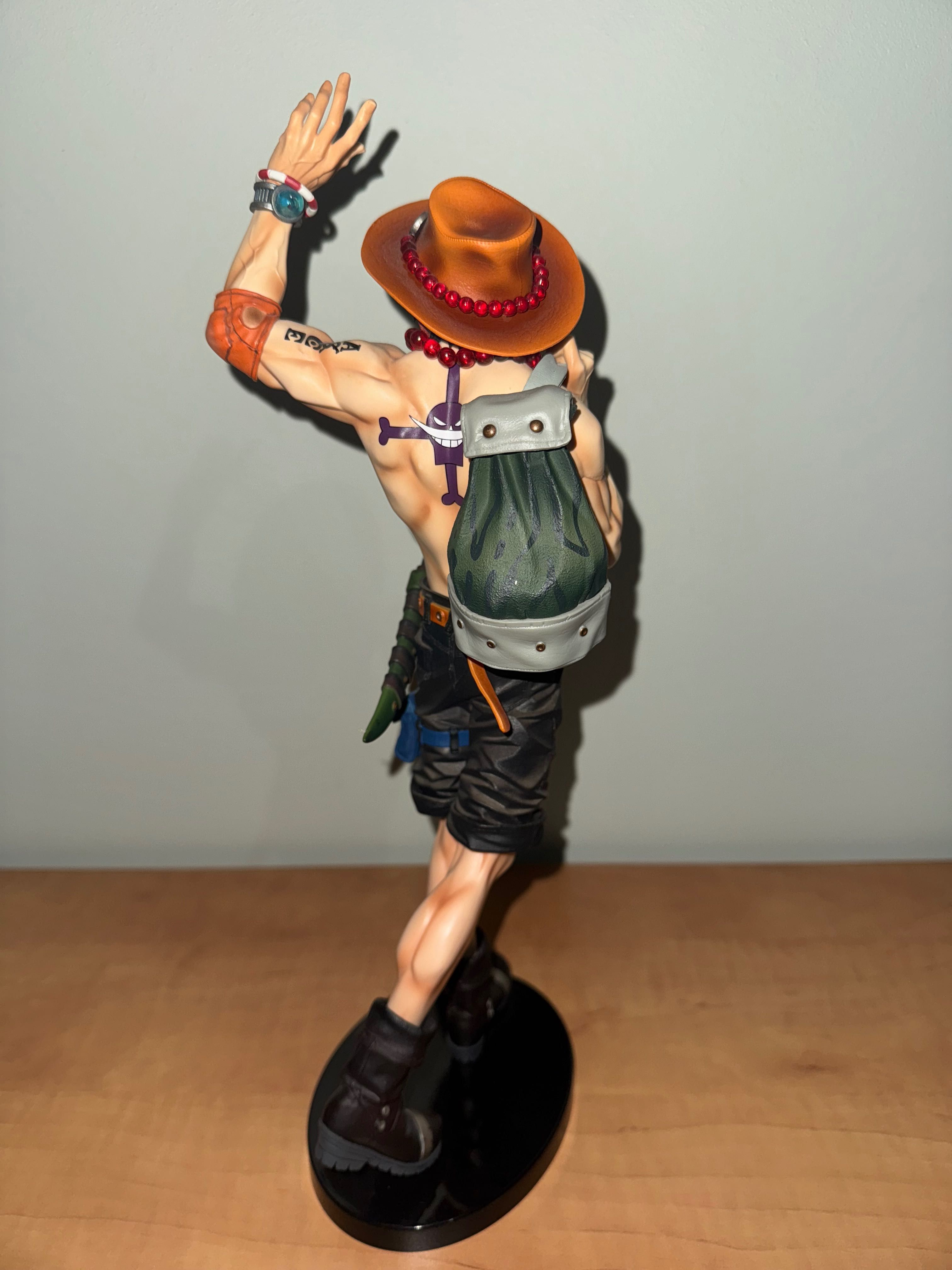 Oryginalna figurka Portgas D Ace z anime/manga One Piece