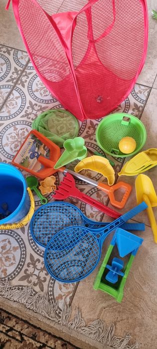Дитячий набір для гри в піску ( паски, лопатка , відро і т.д ( на фото