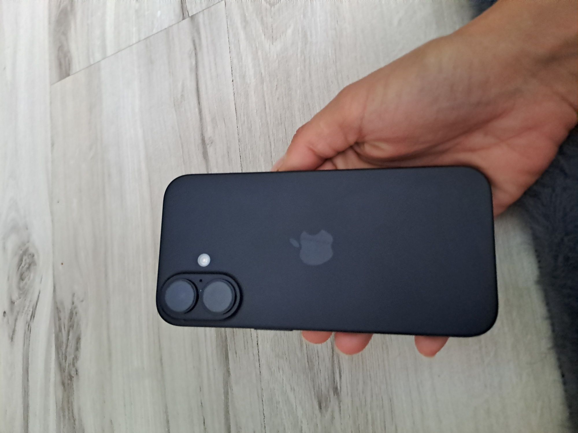 Sprzedam iphone 16