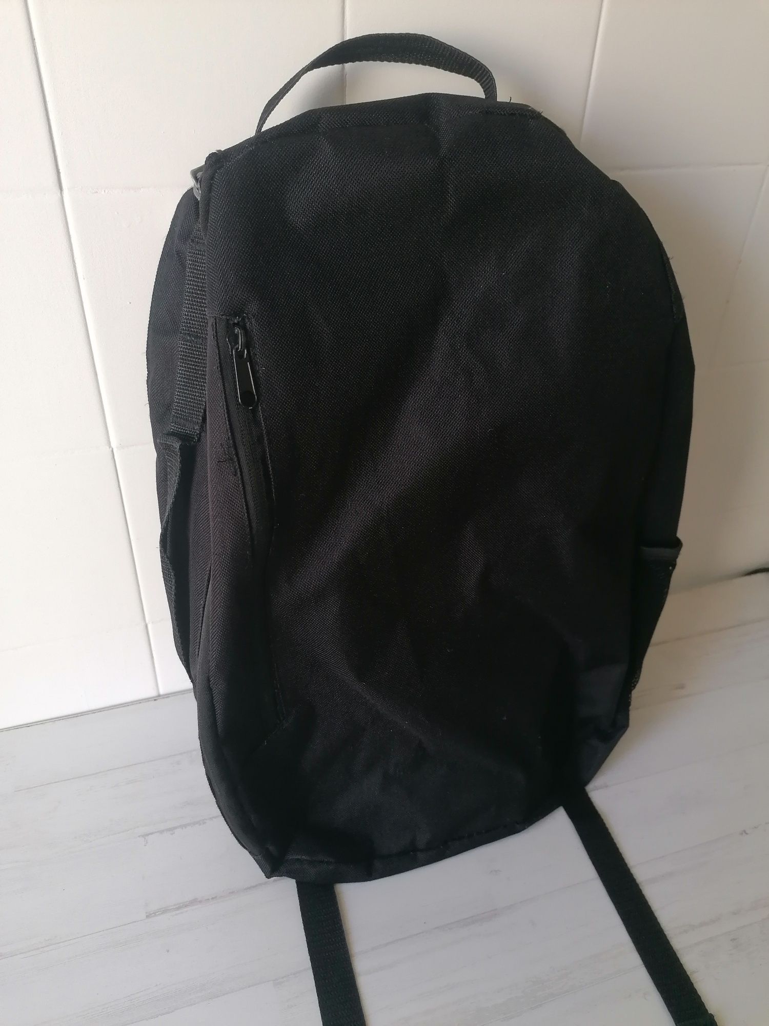 Mochila Preta de Alças