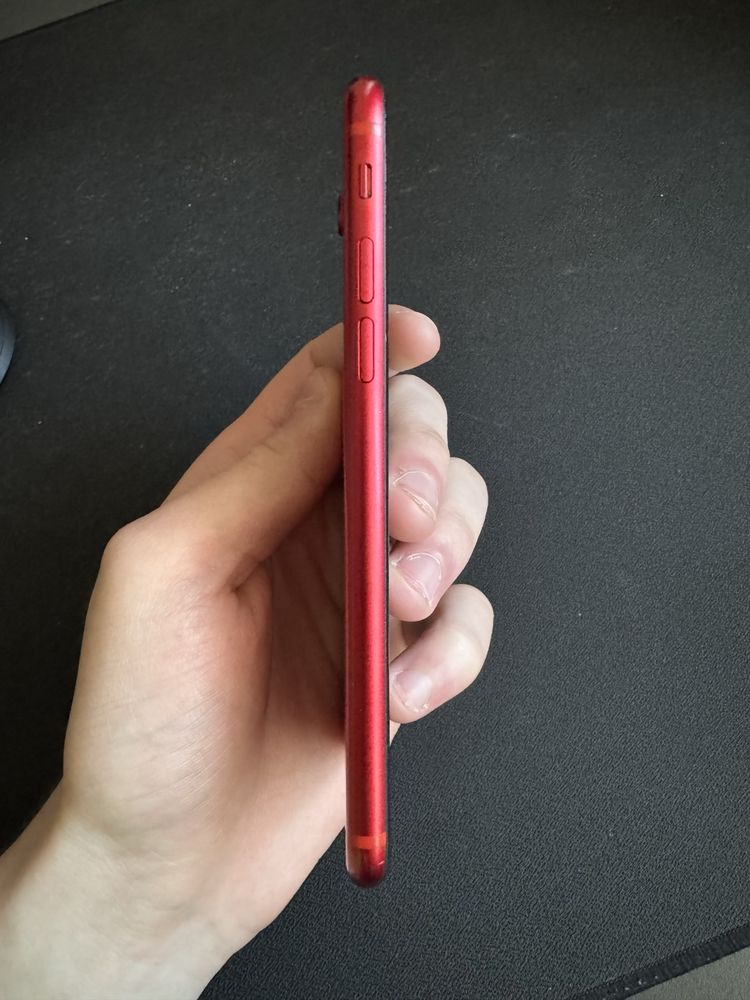 Б/У Apple iPhone SE 2020 128GB Product Red