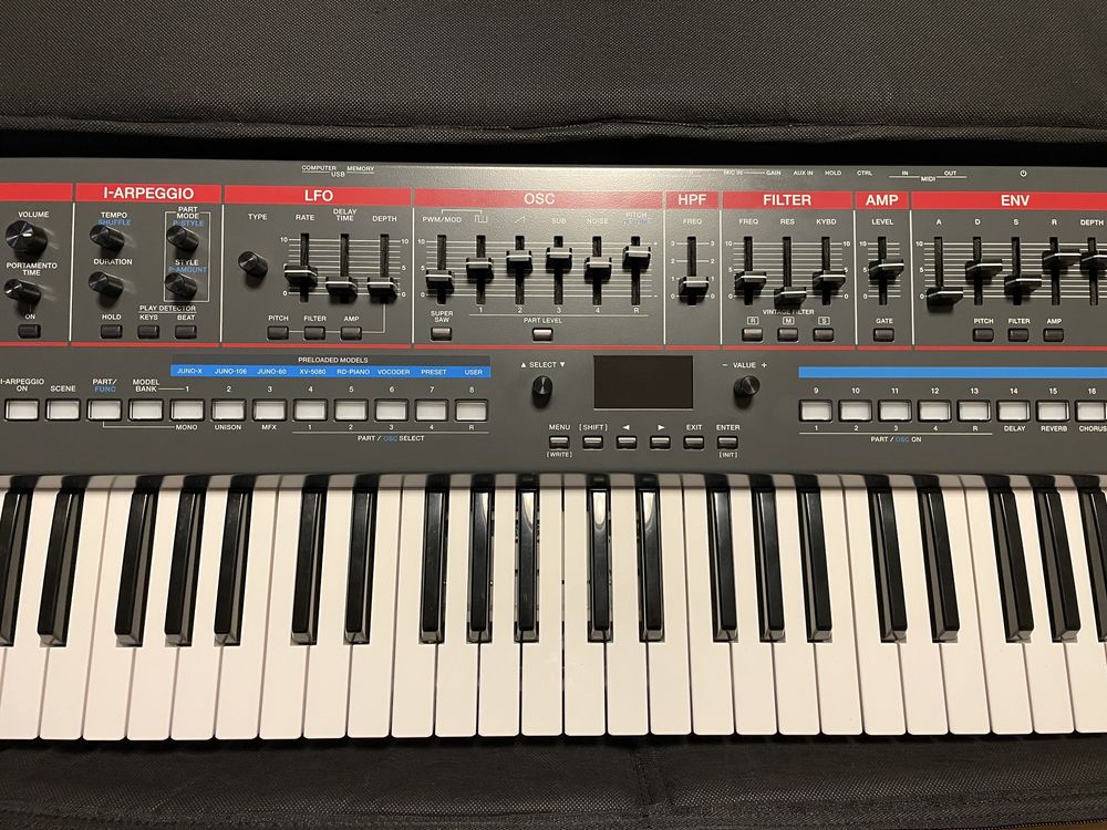 Roland Juno-x  idealny stan + pokrowiec + cloud