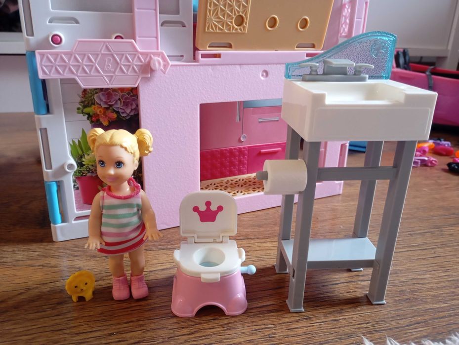 Barbie Opiekunka Skiperr