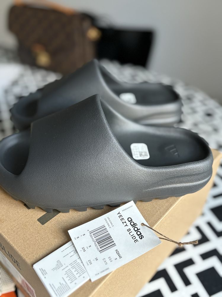 Yezzy Slide Onyx 38