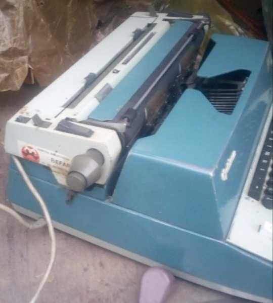 Maszyna do pisania Optima M100