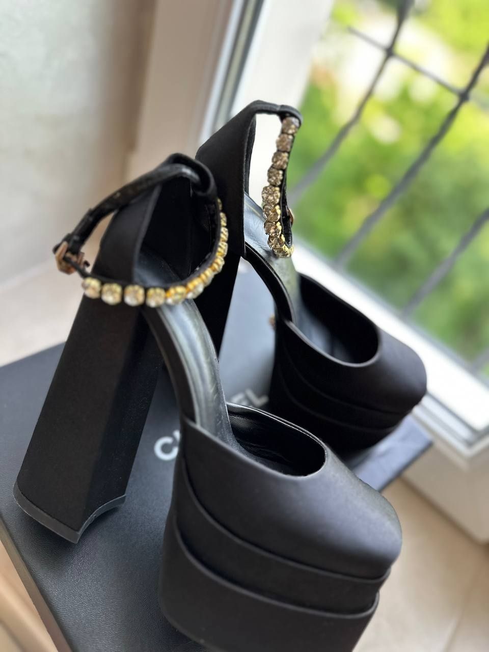 Туфли Versace Черные Medusa Aevitas