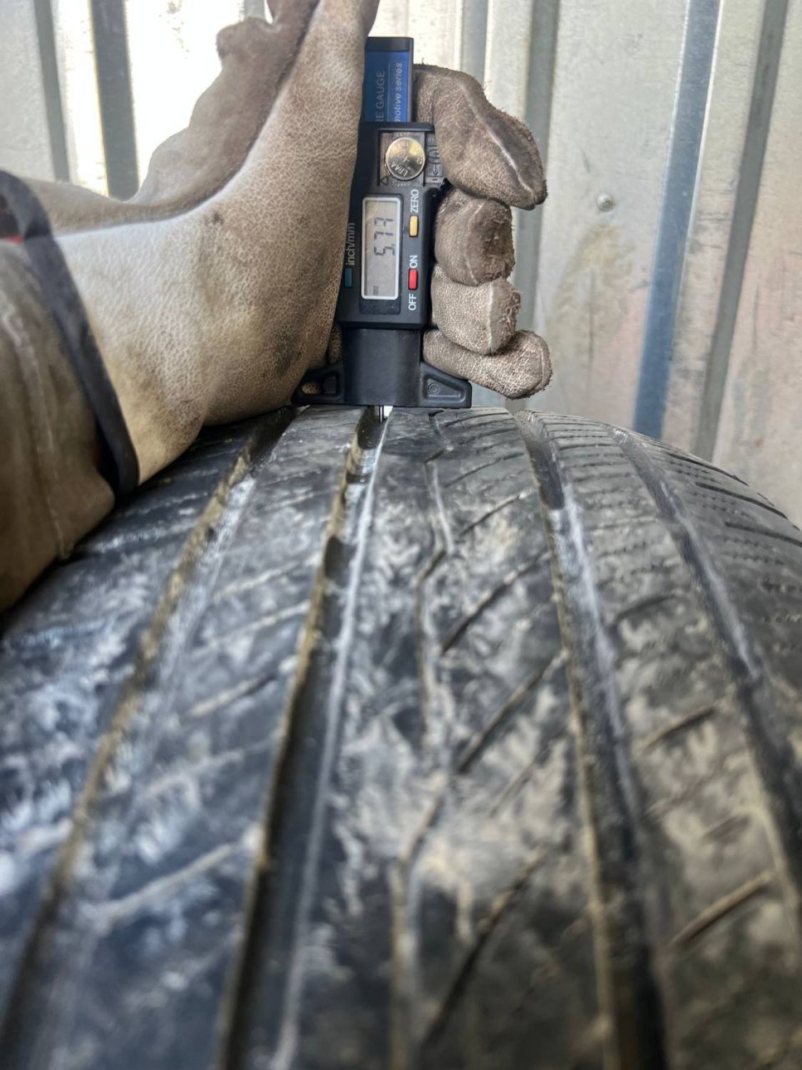 Шини Yokohama Avid Ascend 225/65 R17 102H Б/У 5,5 мм