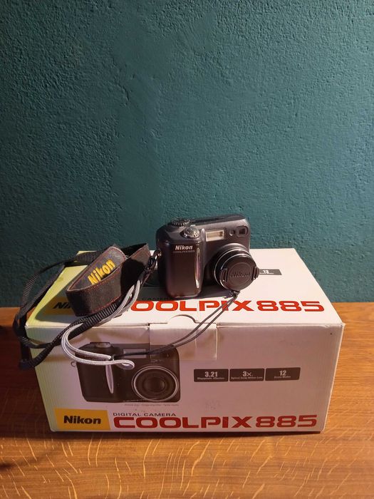 Nikon Coolpix 885 - stan kolekcjonerski
