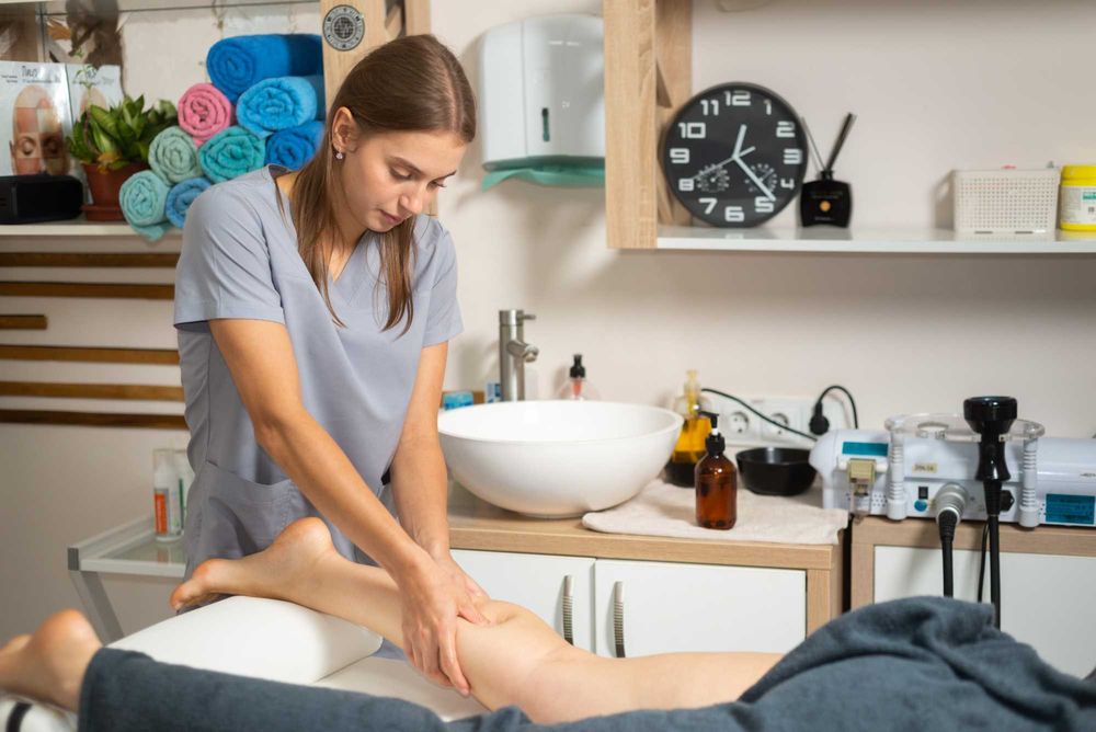 Масаж дівчатам/класичний/антицелюлітний/Ендосфера/Вакумний/Пресотерапі