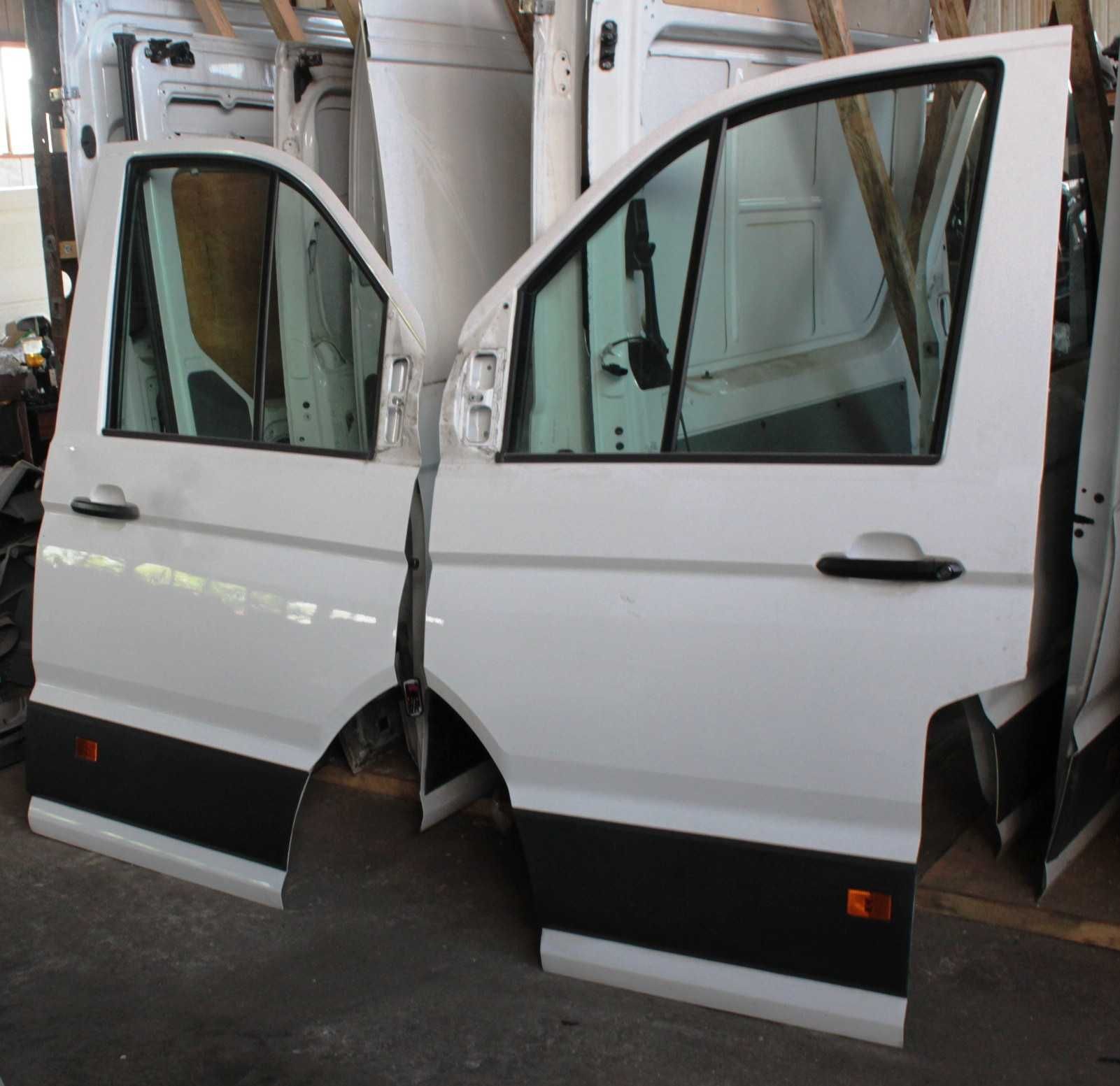 Двері Volkswagen Crafter 2017-2025  MAN TGE (передні, зсувні, задні)
