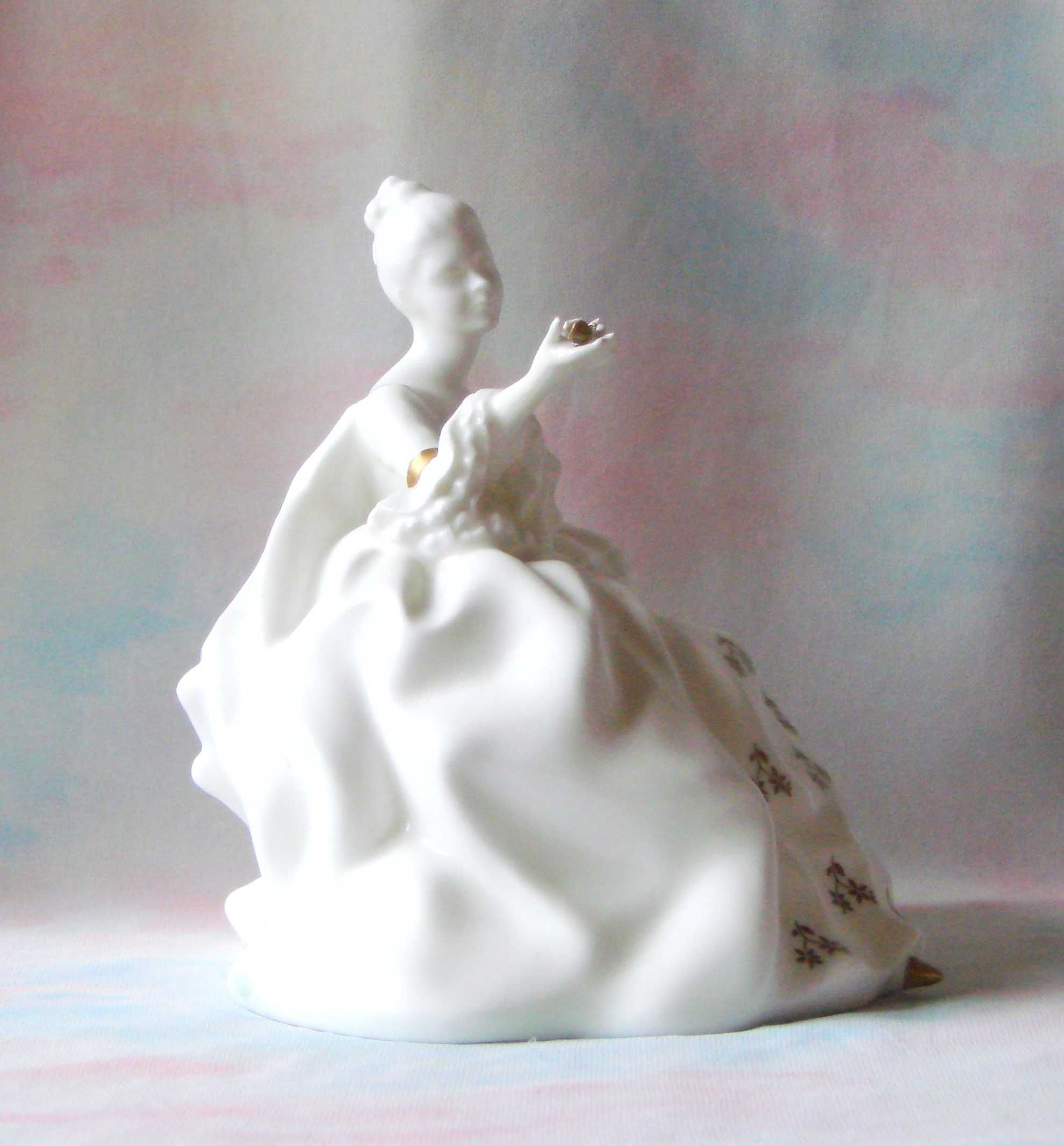 figurka porcelana sygnatura