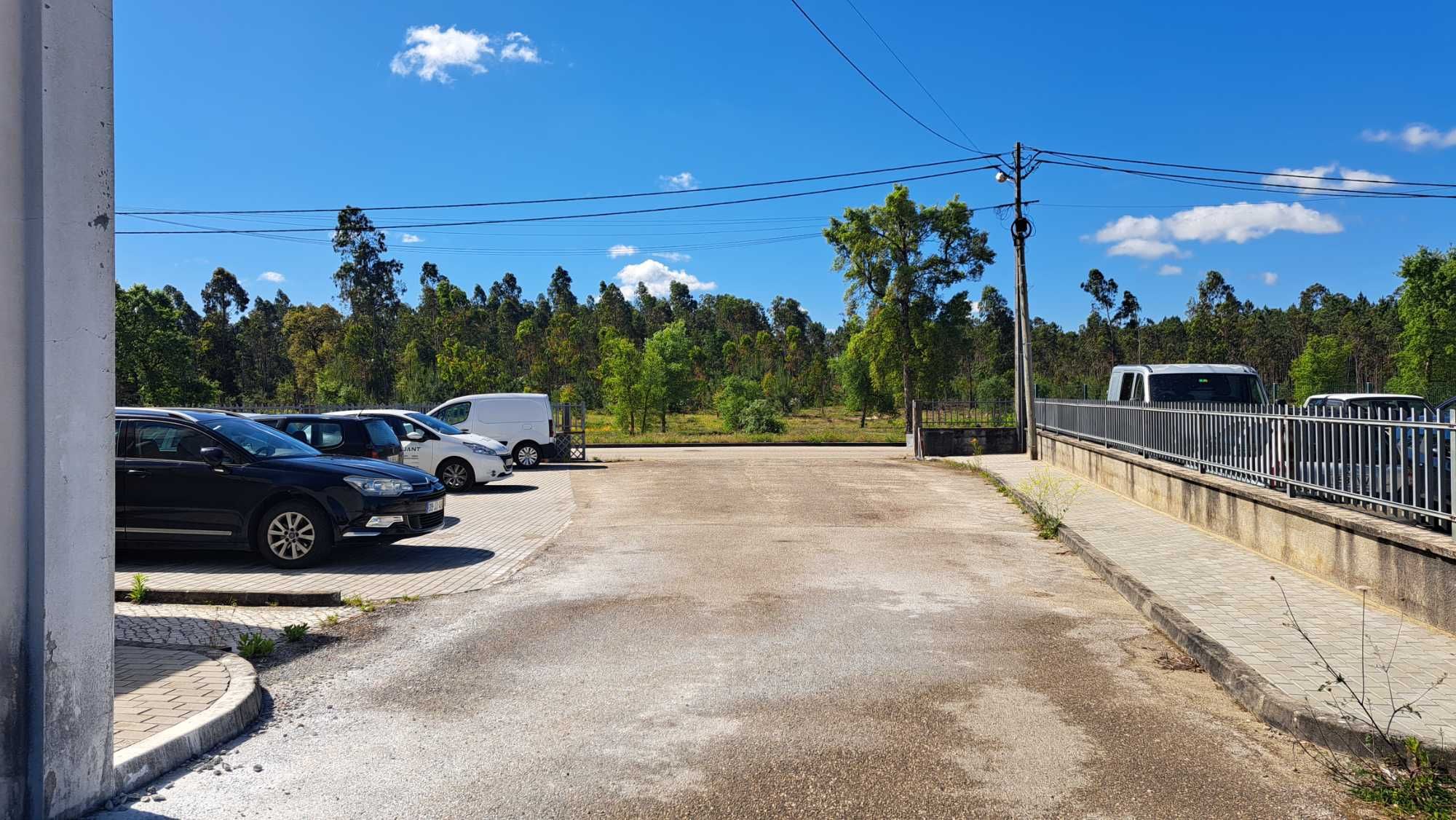 Vende Armazém Cantanhede zona industrial ótima localização