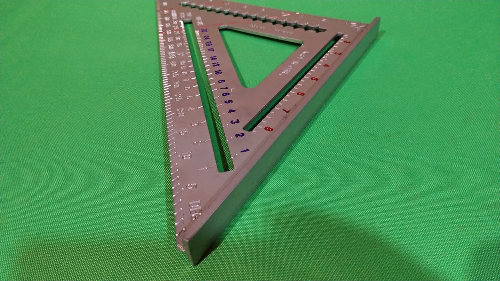 Угольник свенсона кутник металлический 30см