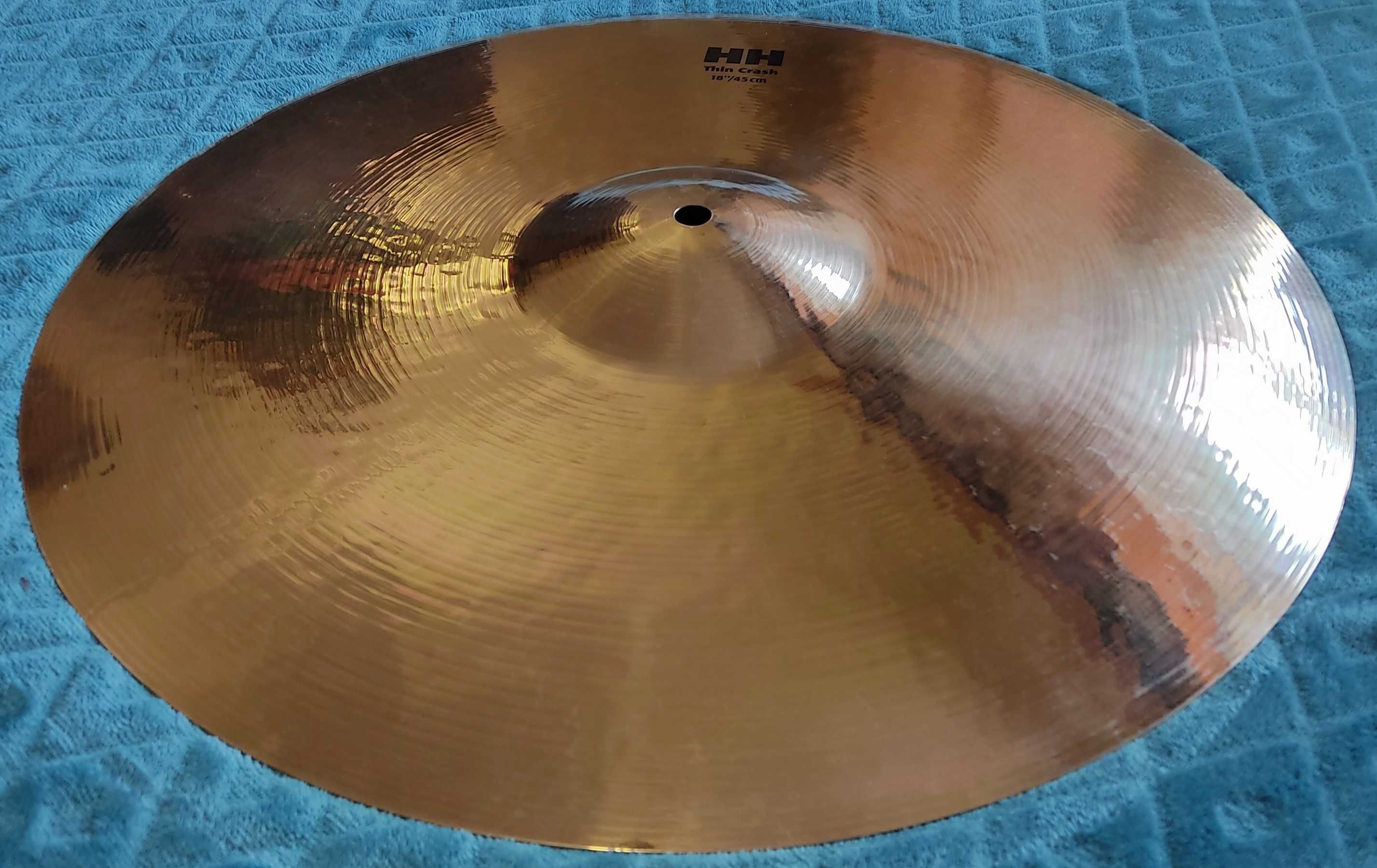 Prato Sabian HH Thin Crash 18'' Remastered em óptimo estado.