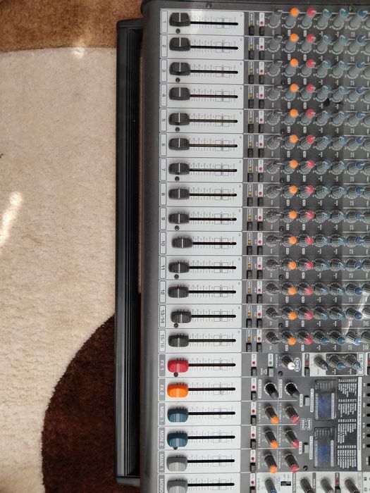 Продам пасивний мікшерний пульт Behringer Europower pmp 5000