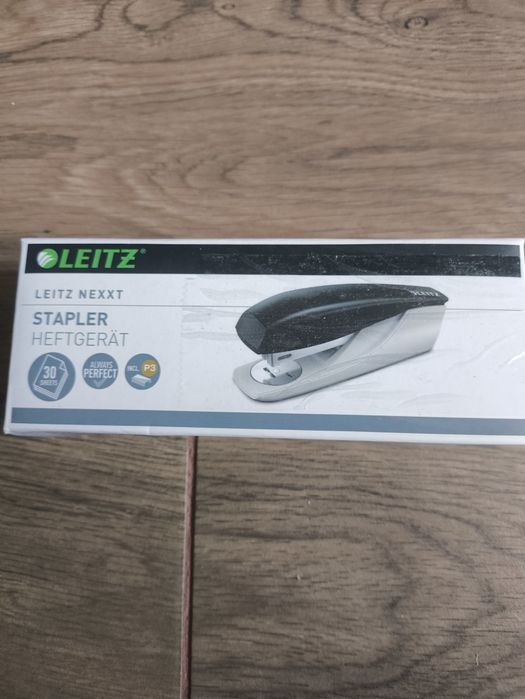 Zszywacz biurowy leitz nexxt czarny