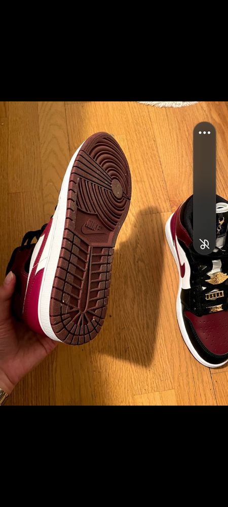 Air Jordan 1 gold pendents - beetroot/black/white