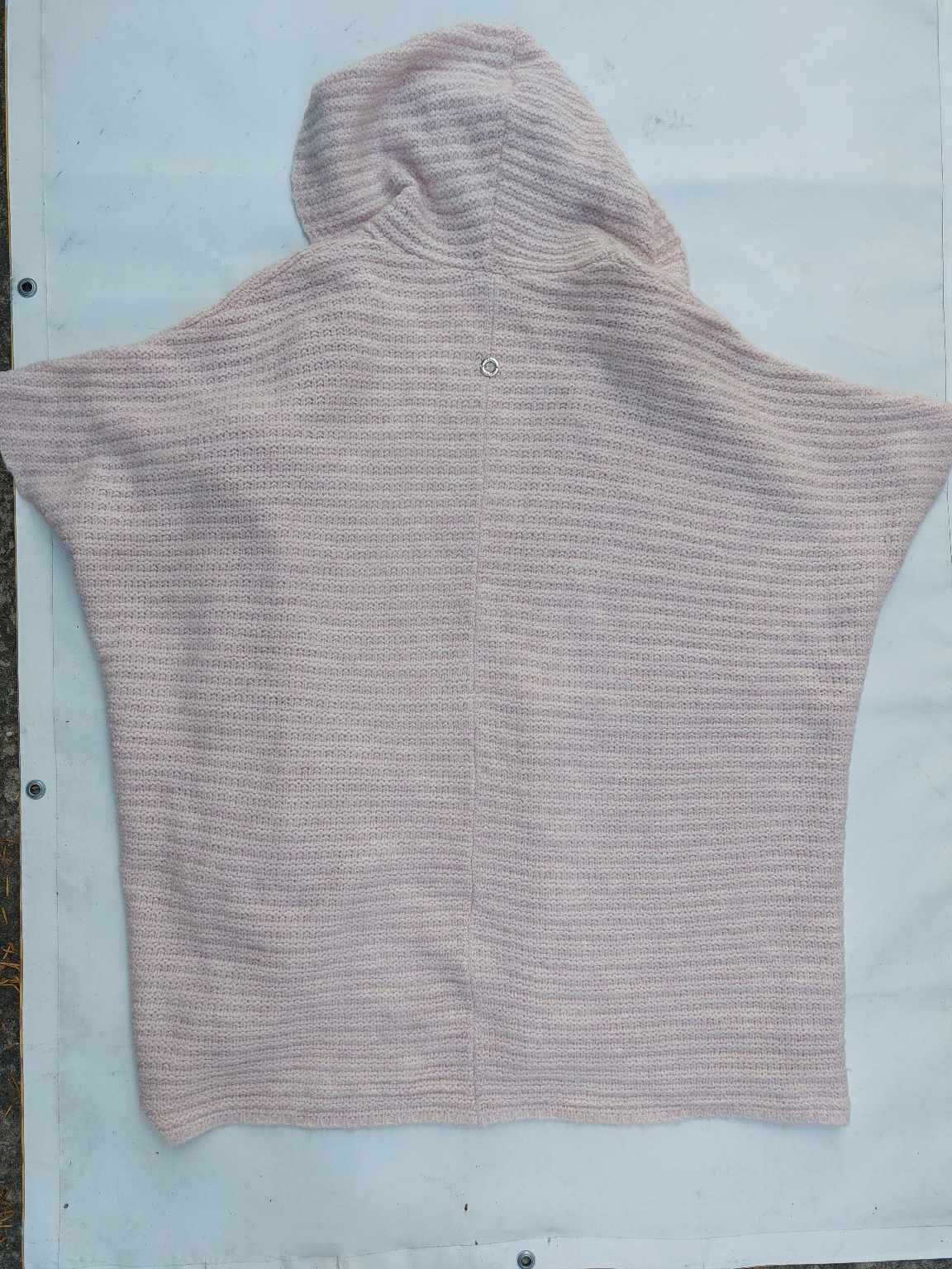 Sweter damski bezrękawnik kardigan z kapturem