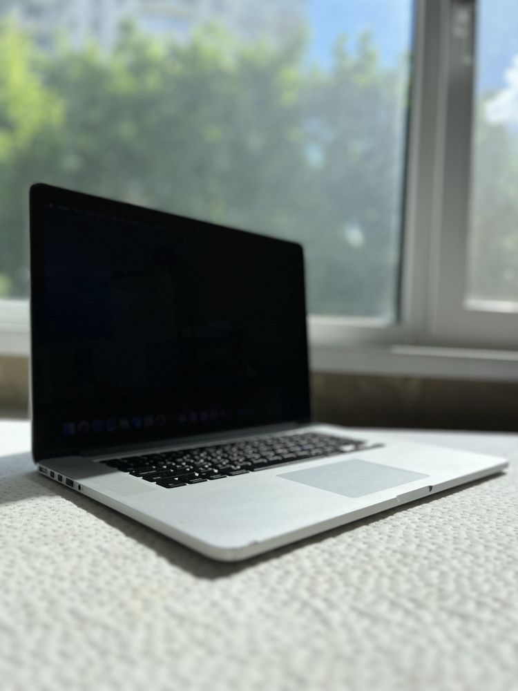 Macbook Pro 4 ядра i7 2,3GHz 8 GB 2012 Retina