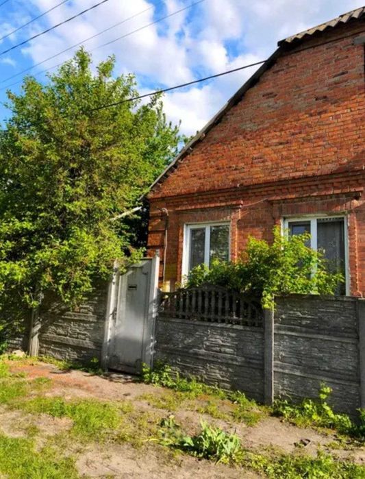 Терміново! Частина будинку з окремим подвір’ям.