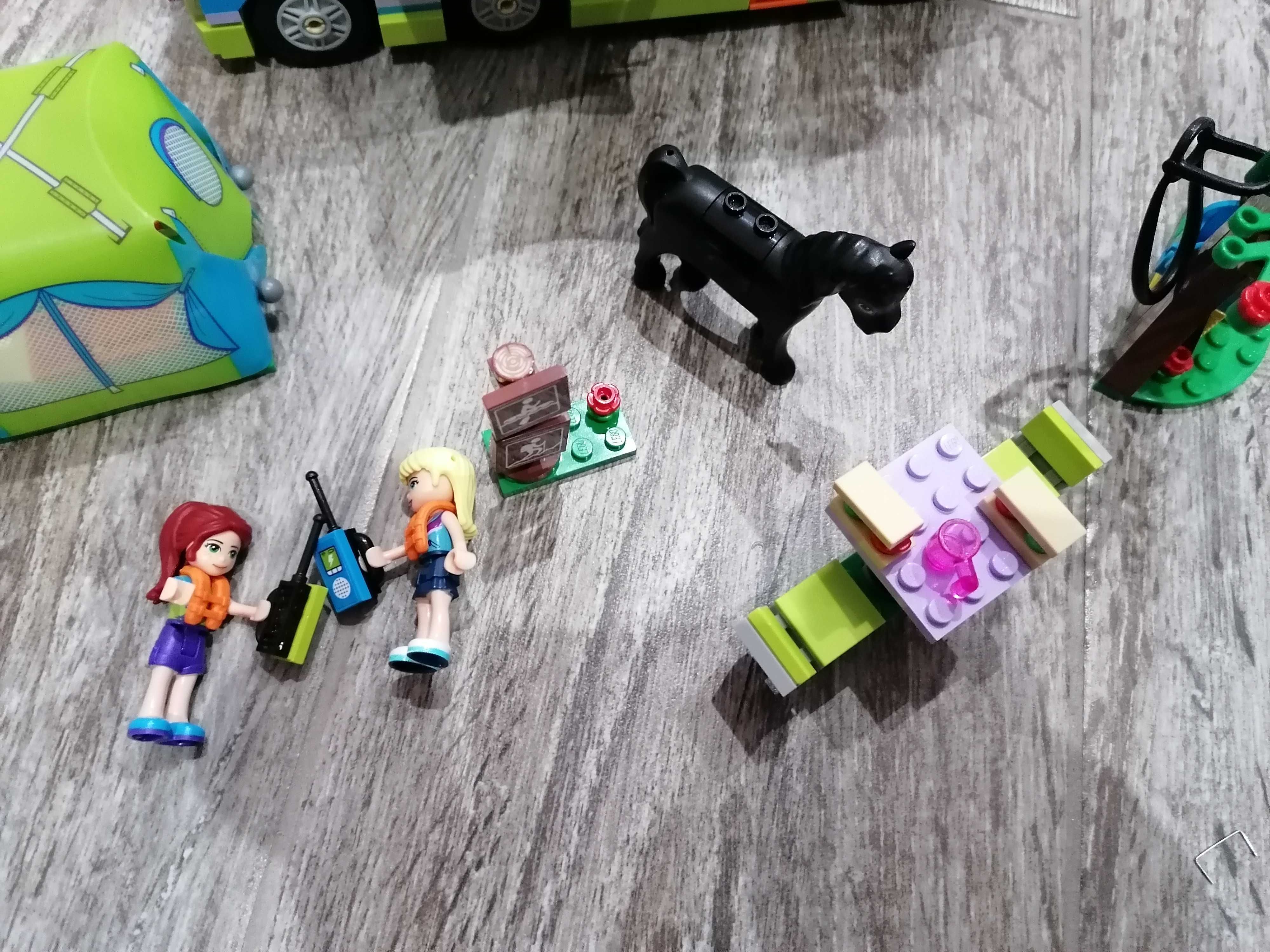 LEGO 41339 Friends - Samochód kempingowy Mii
