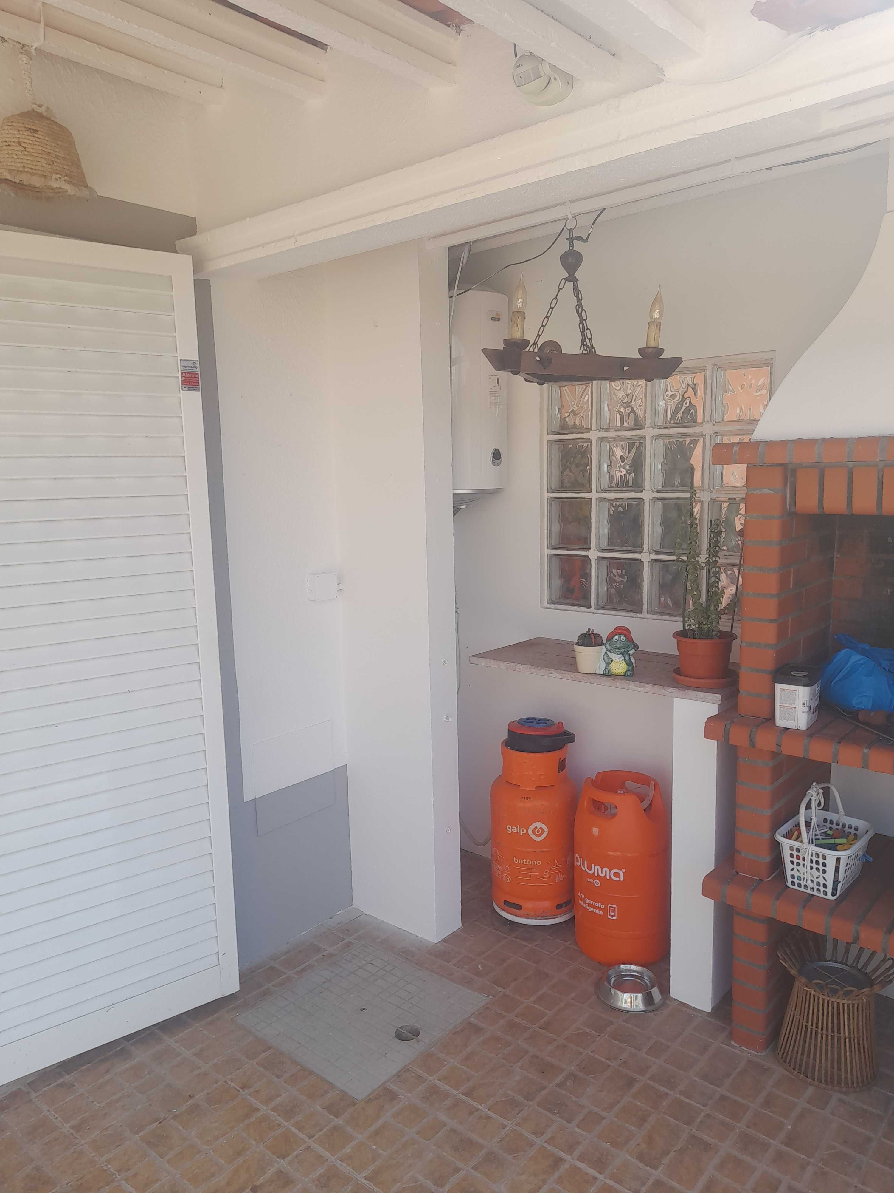 Faço trabalhos pinturas chao flutuante pladur