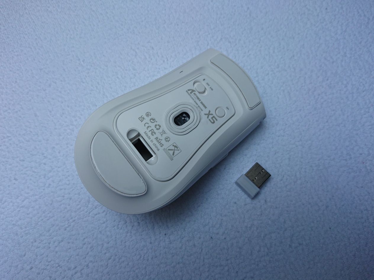 Mysz bezprzewodowa bluetooth attack shark X5 rgb biała gaming