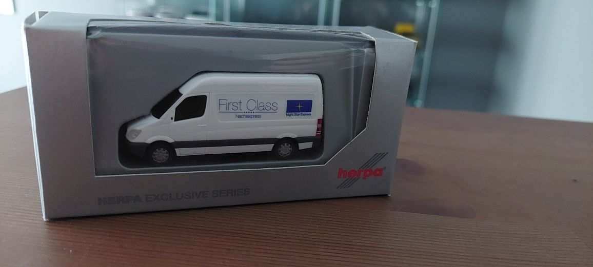 Model 1:87 Mercedes Sprinter Herpa