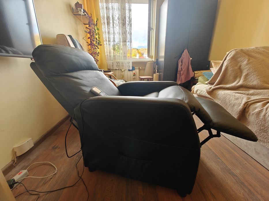 Fotel z masażem i funkcja podgrzewania