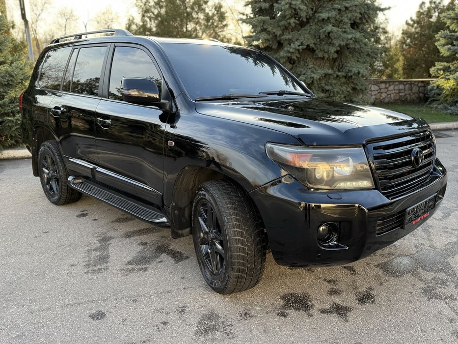 Продам ланкрузер 200