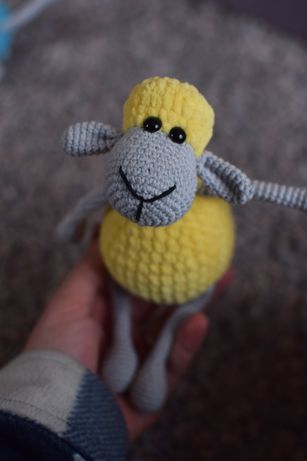 Owieczka owca żółta amigurumi handmade