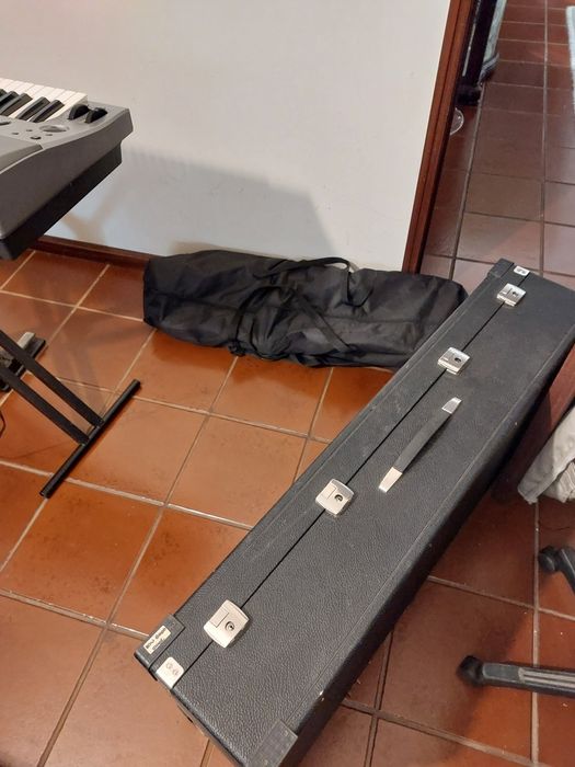 Órgão Technics KN6000