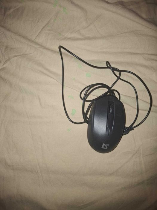 Komputer stacjonarny Lenovo plus myszka i klawiatura