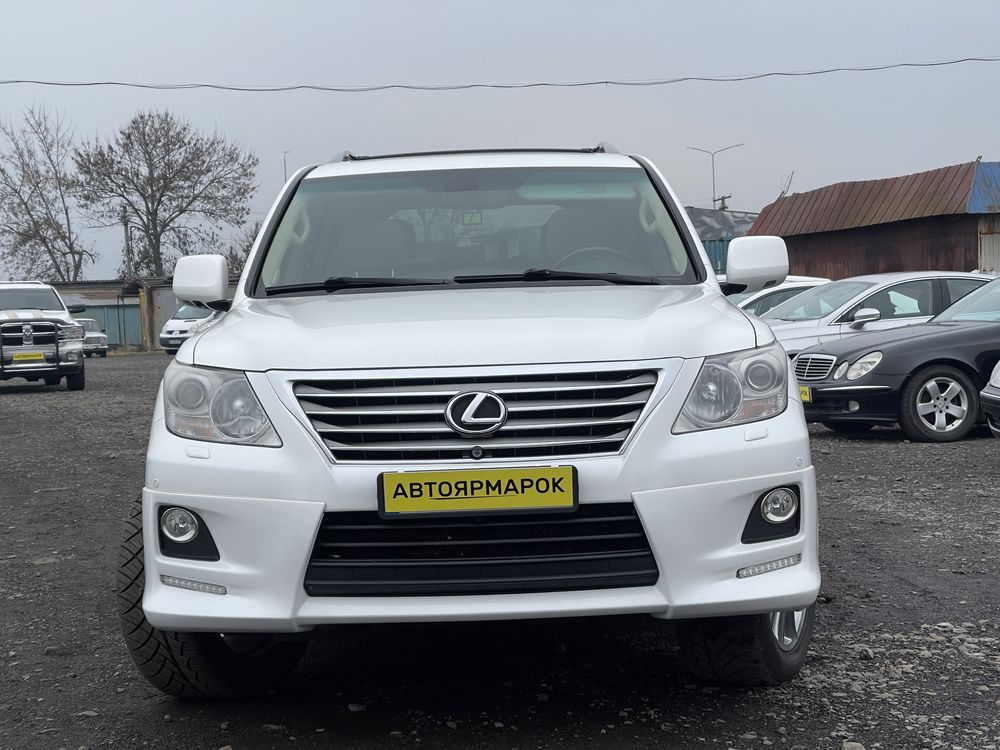 Lexus LX570 2011 офіційний